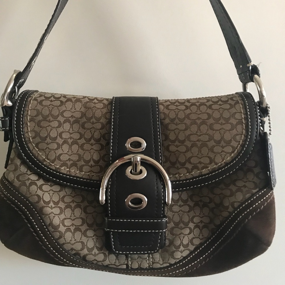 Excellent condition, signature Coach satchel